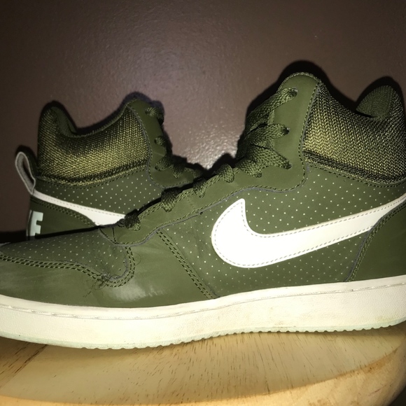 Green Nike High tops - Picture 4 of 6